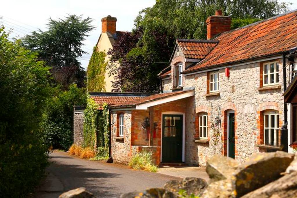 charming country cottage close to glastonbury