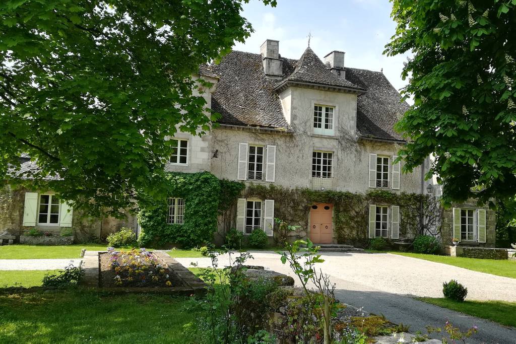 stunning chateau in the french country