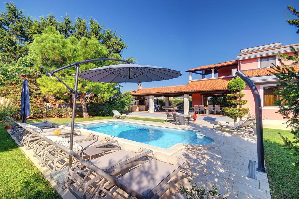 modern luxury airbnb villa pula croatia