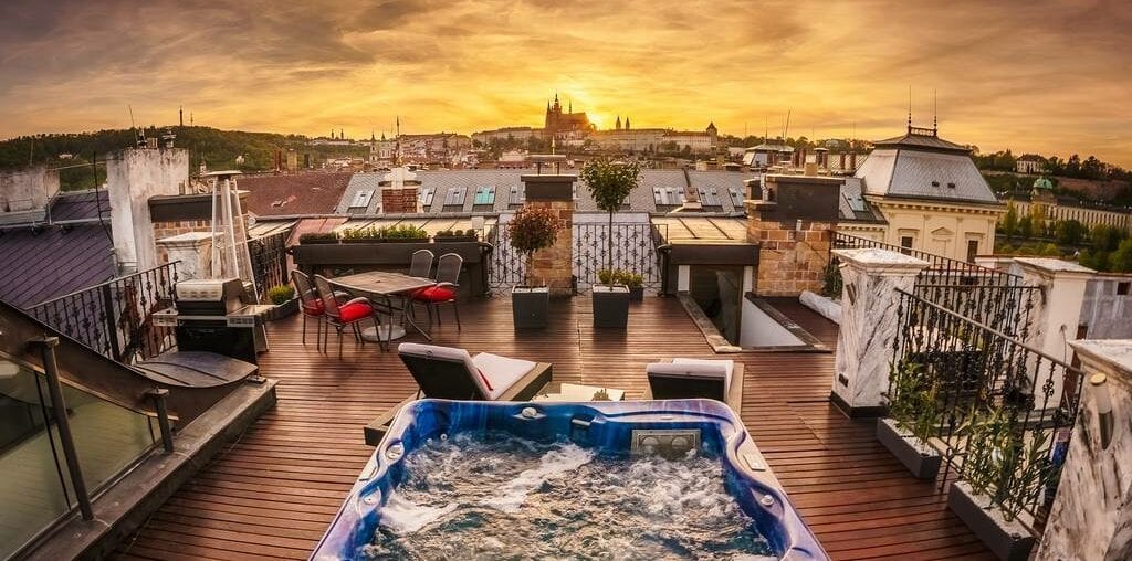 rooftop deck with hottub